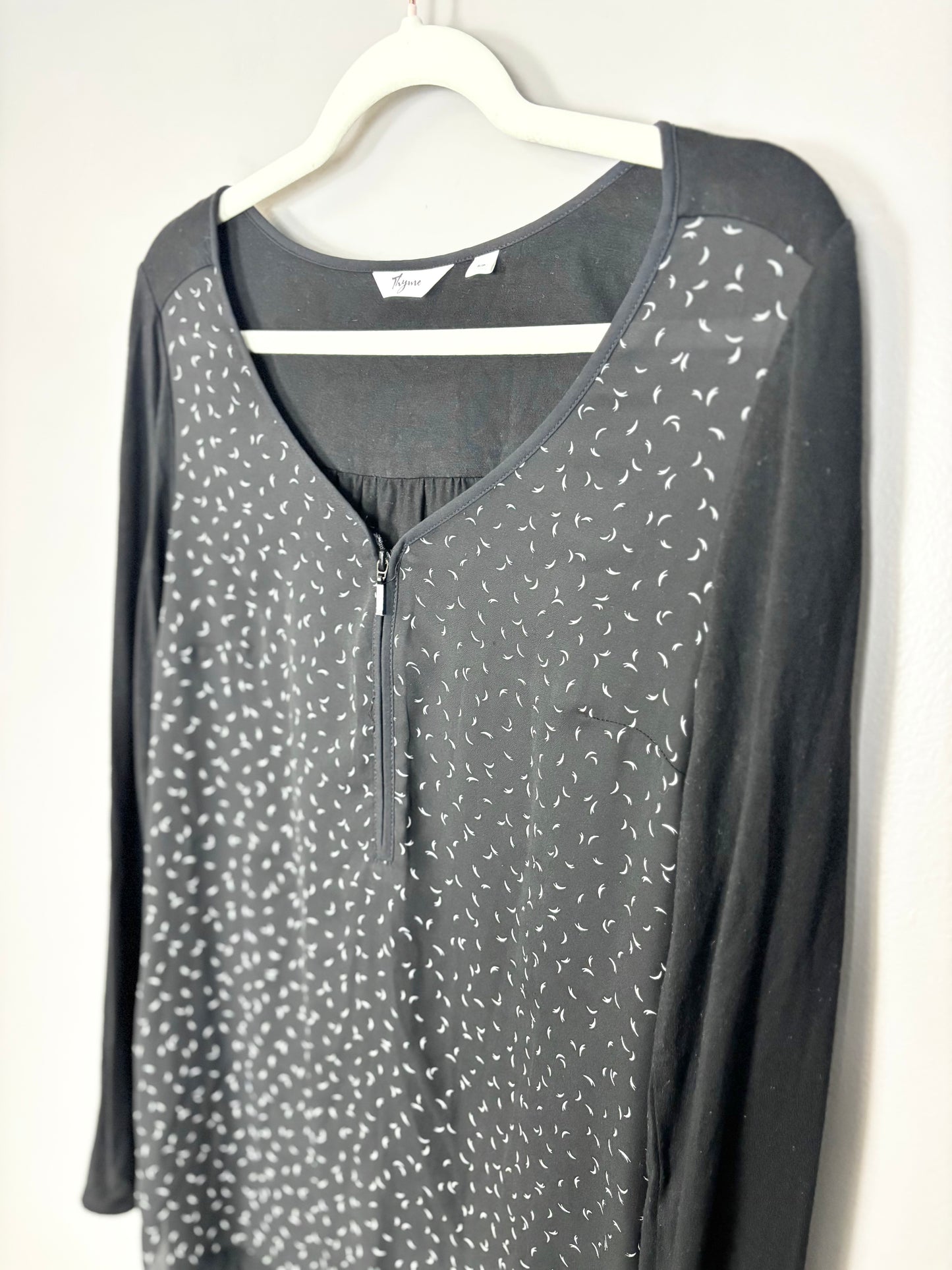 S - Thyme Long-Sleeve Feathered Black Nursing Top
