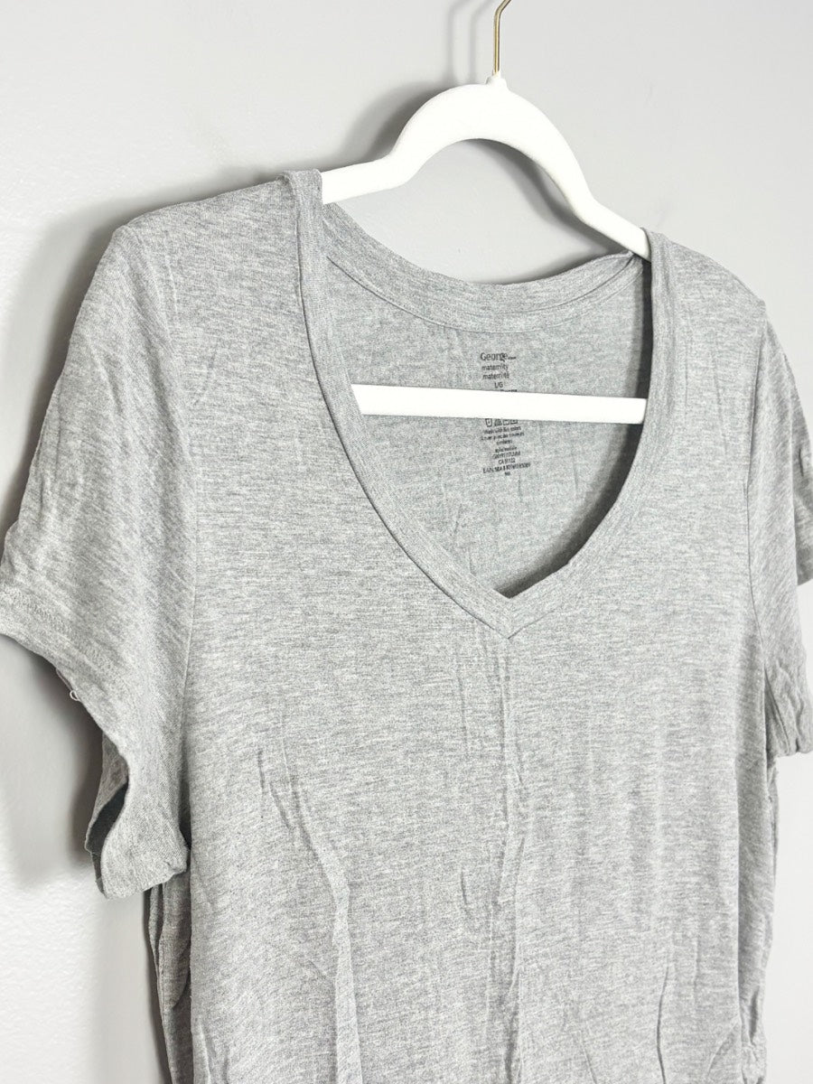 L - George V-neck Maternity Tee
