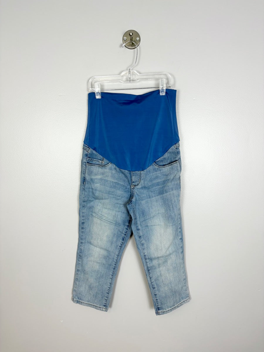 XS - Thyme Light Wash Maternity Jean Capris