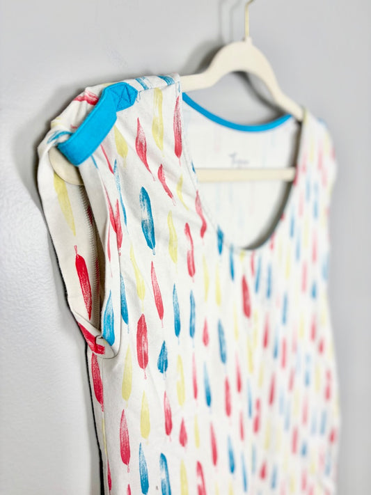 S - Thyme Ivory Feather Print Short Sleeve Shirt