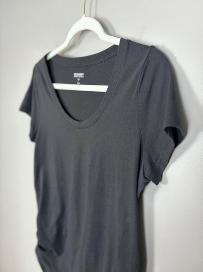 L - Old Navy Black V-neck Tee