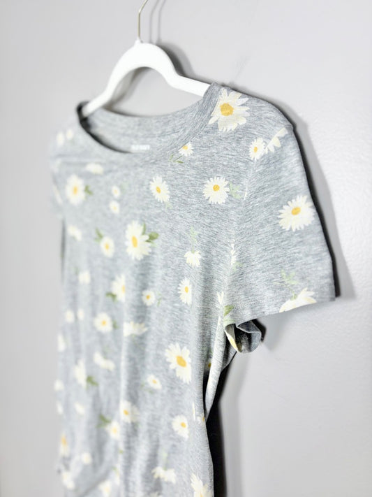 M - Old Navy Heather Grey Daisies Tee