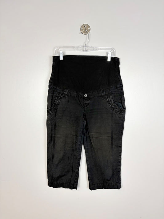 L - Thyme Black Capri Pants