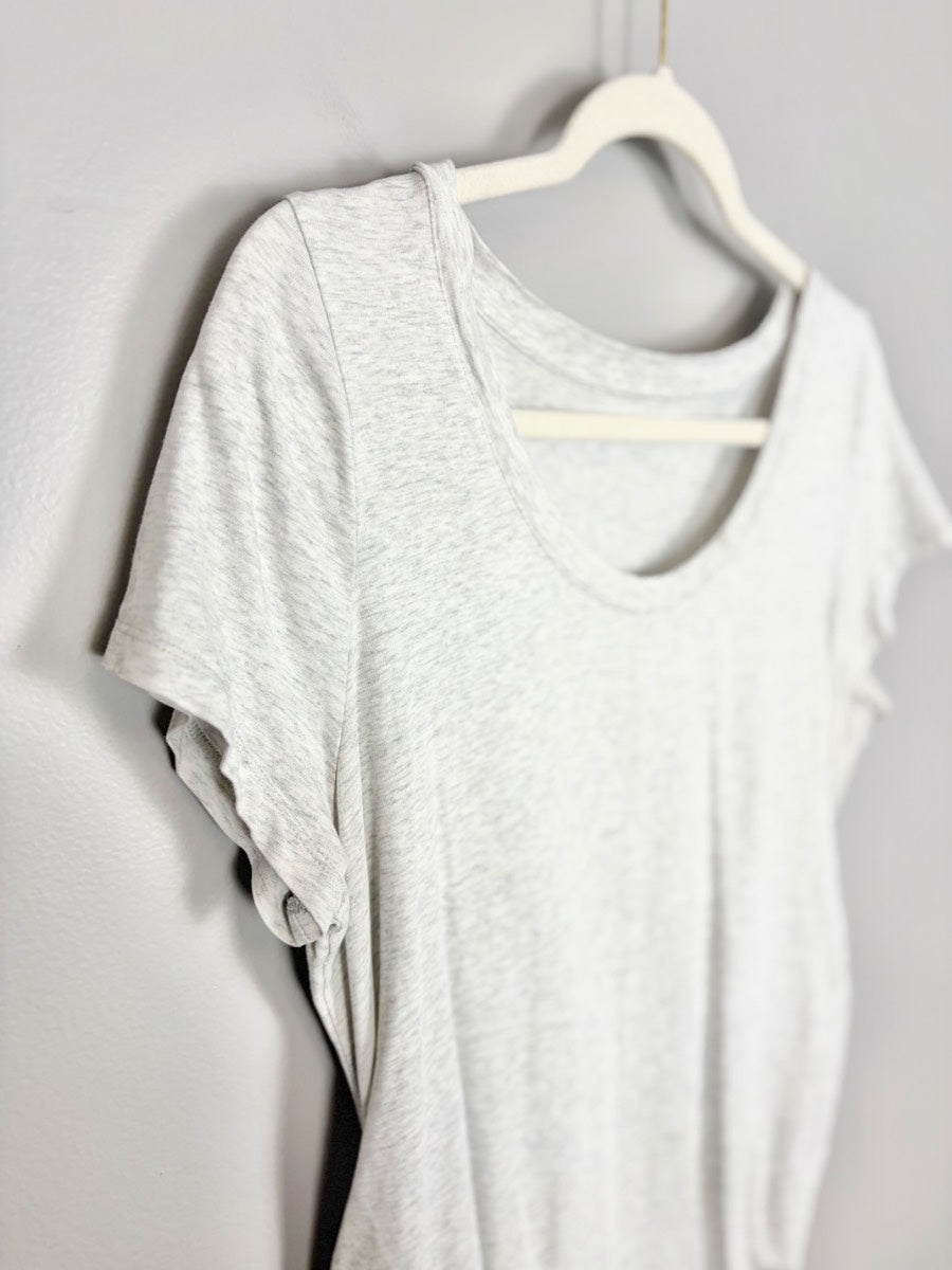 L - Old Navy Heather Grey Tee