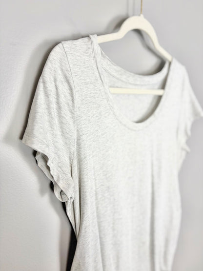L - Old Navy Heather Grey Tee