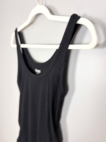 M - Old Navy Black Ribbed Tank Top