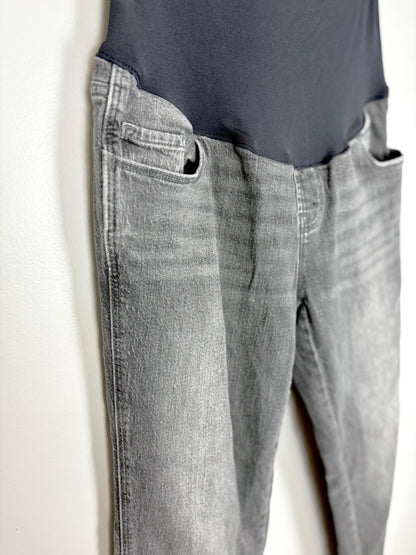 M - Old Navy Grey Straight Jeans