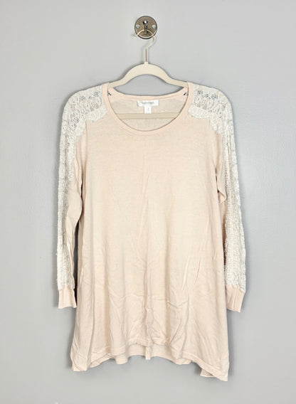 M - Motherhood Lace Sleeve Top