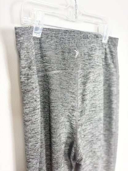 S - Old Navy Go-Dry Cropped Leggings
