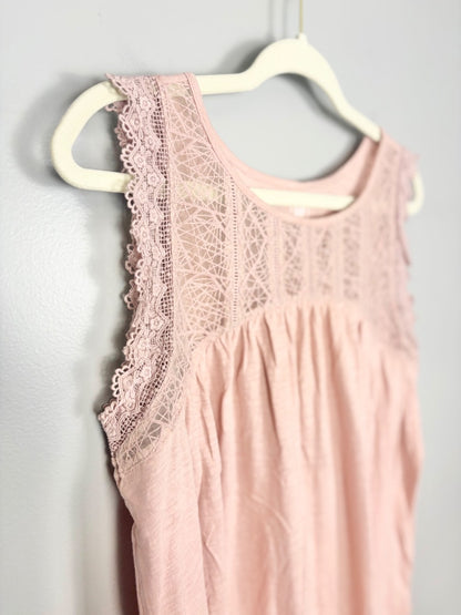 M - Gap Pink Lace Tank