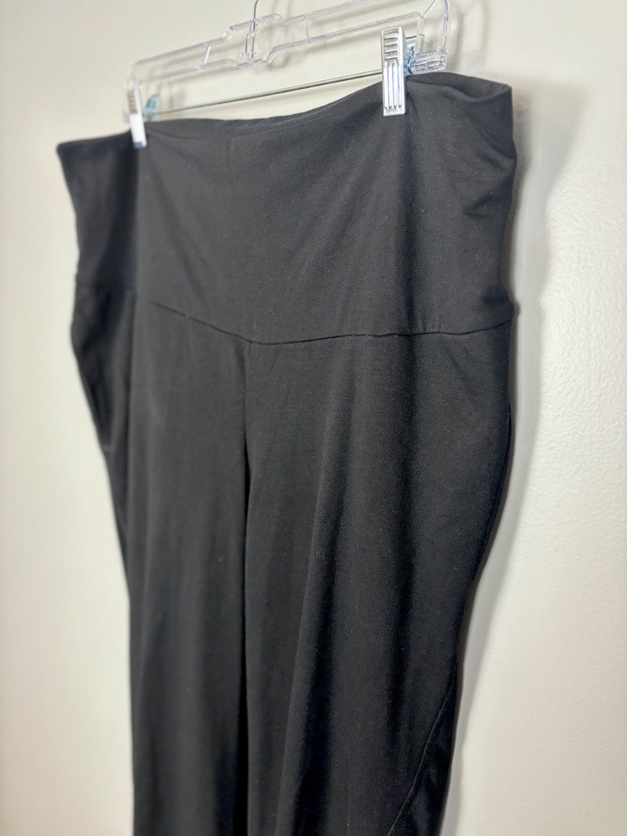 L - Old Navy Black Cuffed Sweats
