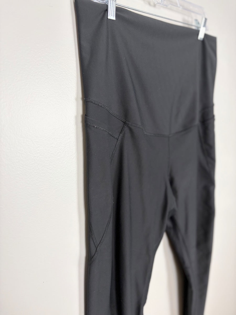 L - Old Navy Black Leggings