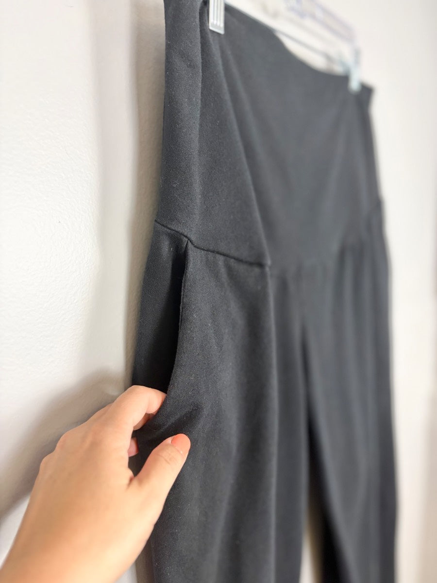 L - Soft & Cozy Black Jogger Pants
