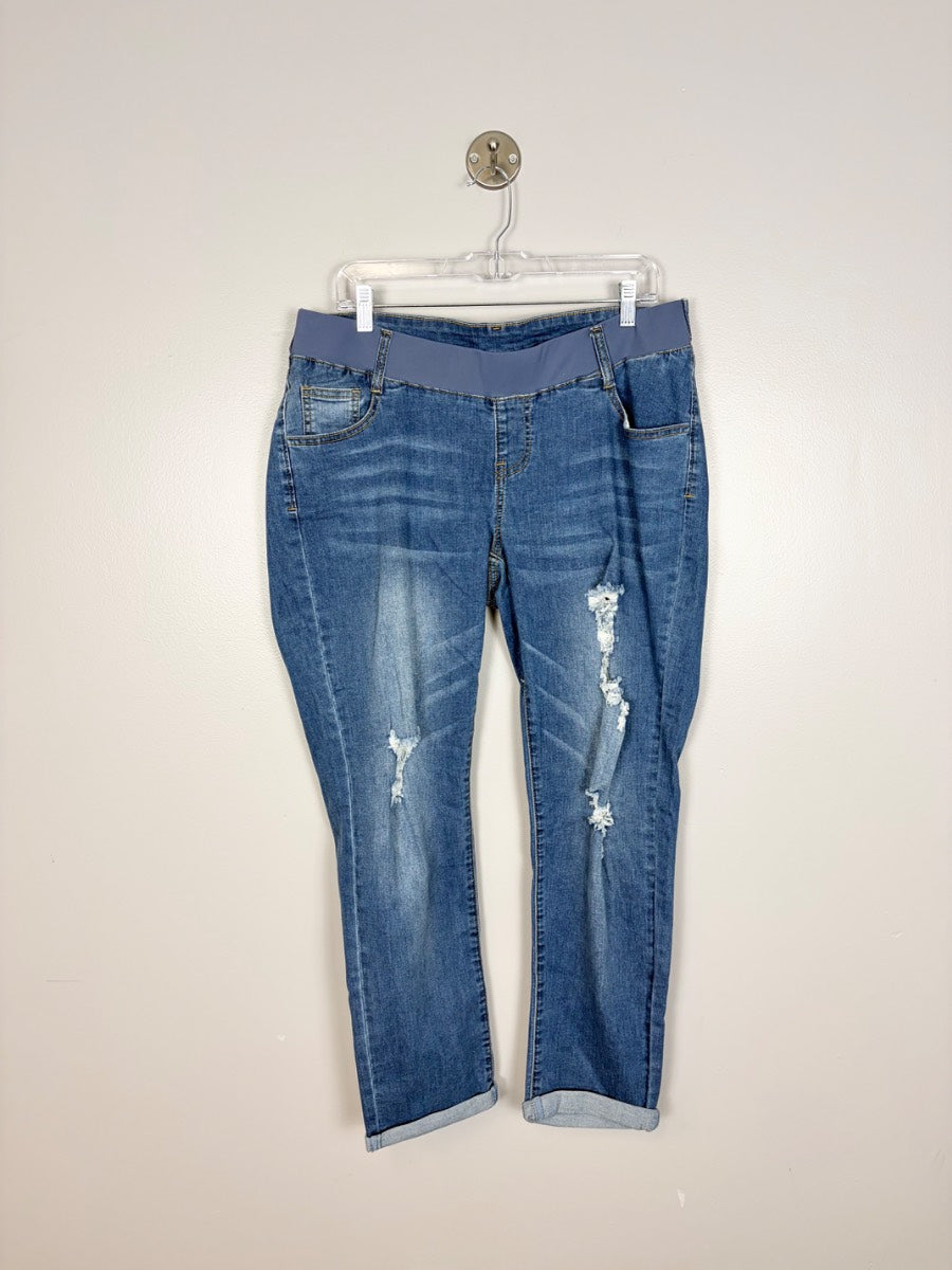 XL - Distressed Low Panel Boyfriend Jeans