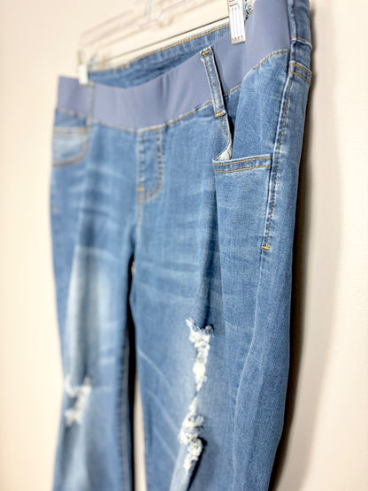 XL - Distressed Low Panel Boyfriend Jeans