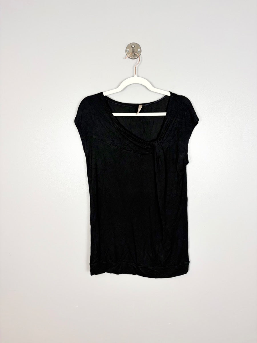 L - Thyme Black Drape Tee