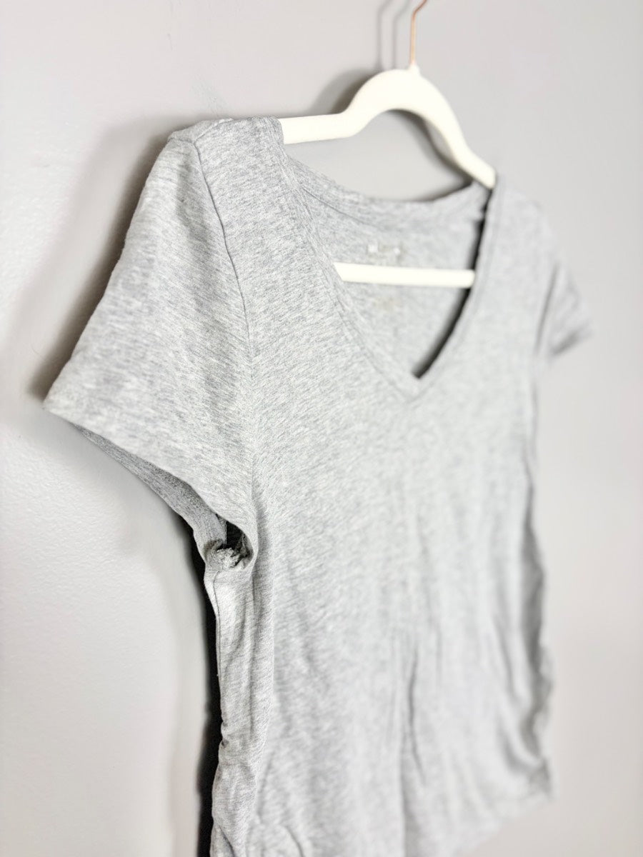 M - Paisley Sky Grey V-neck Tee