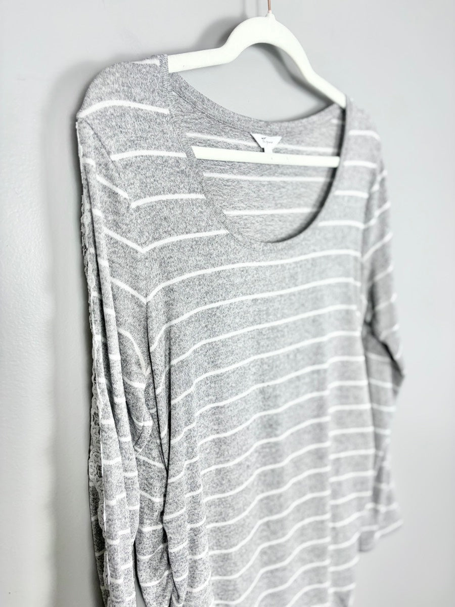 XL - Thyme Striped Light Grey Lace Sleeve Top