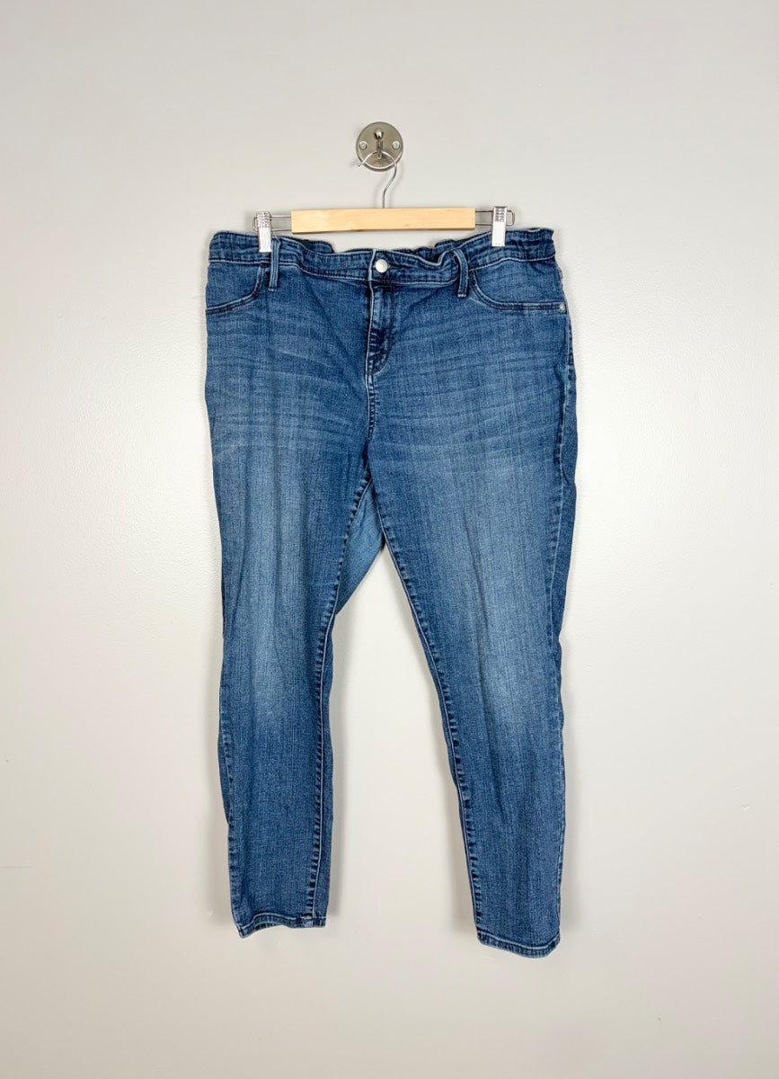 XL - Ingrid & Isabel Mid Wash Low Panel Skinny Jeans