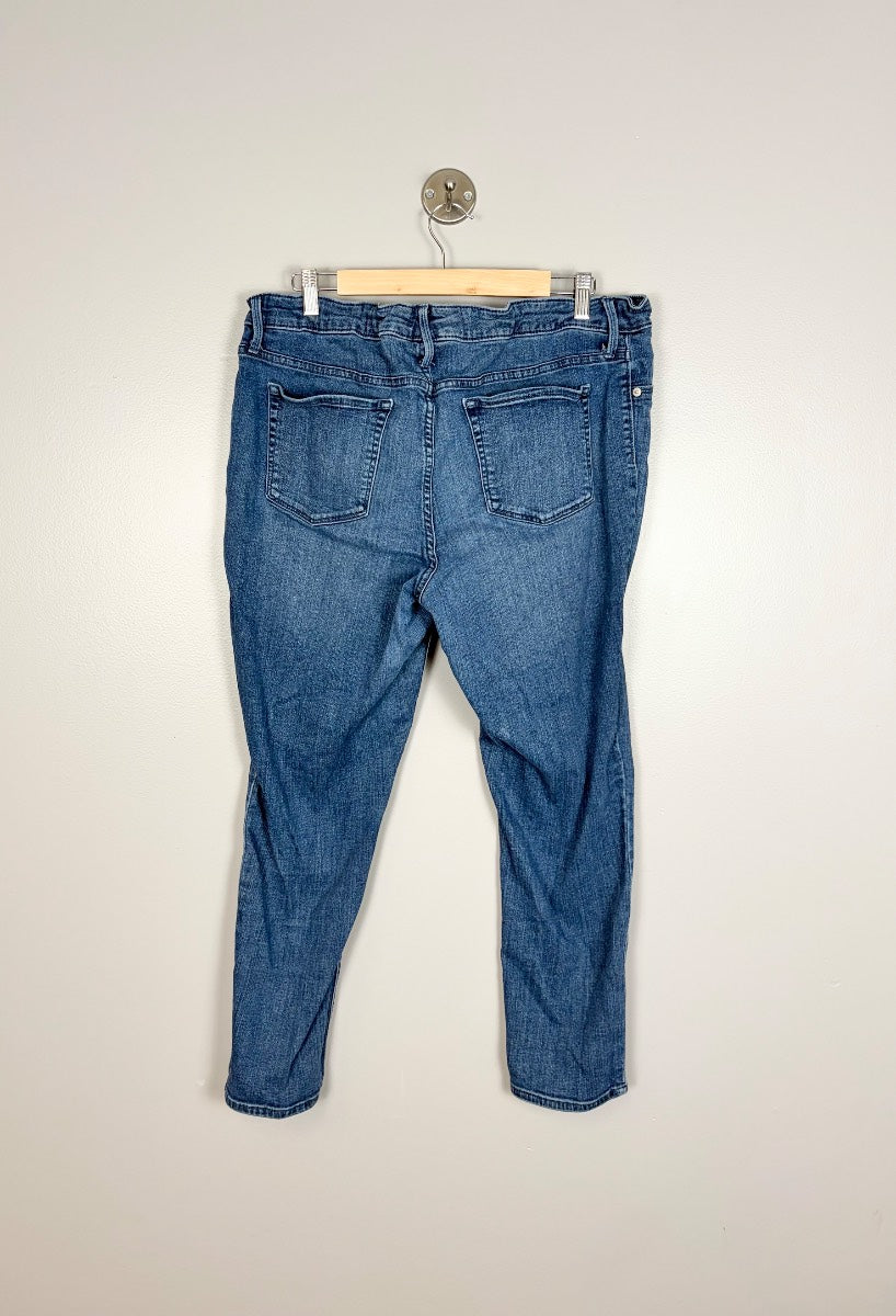 XL - Ingrid & Isabel Mid Wash Low Panel Skinny Jeans