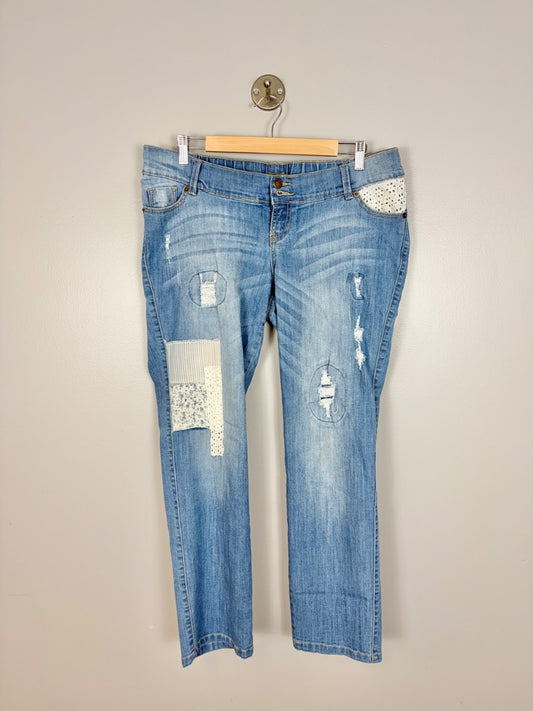 L - Thyme Distressed Maternity Jeans With Lace Patches